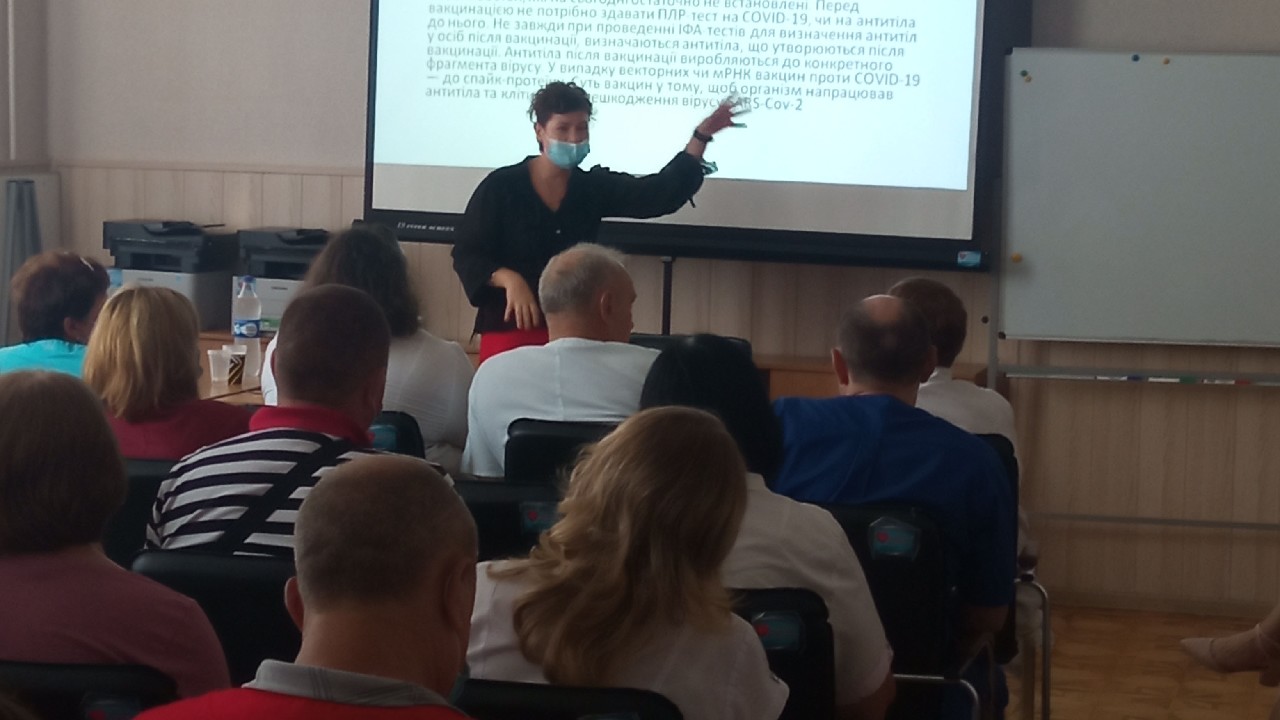 Щеплення - єдиний надій спосіб боротьби з COVID-19